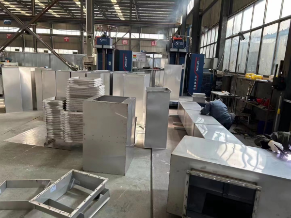 湖南風(fēng)管,長(zhǎng)沙風(fēng)管,長(zhǎng)沙風(fēng)管加工,長(zhǎng)沙鍍鋅風(fēng)管,長(zhǎng)沙不銹鋼風(fēng)管